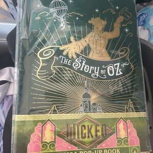 Wicked Pop-Up Book - The Story of Oz